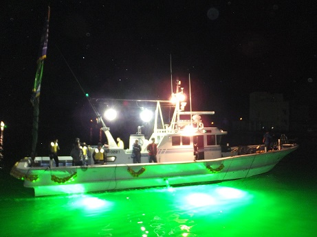 漁船のライトアップ　1